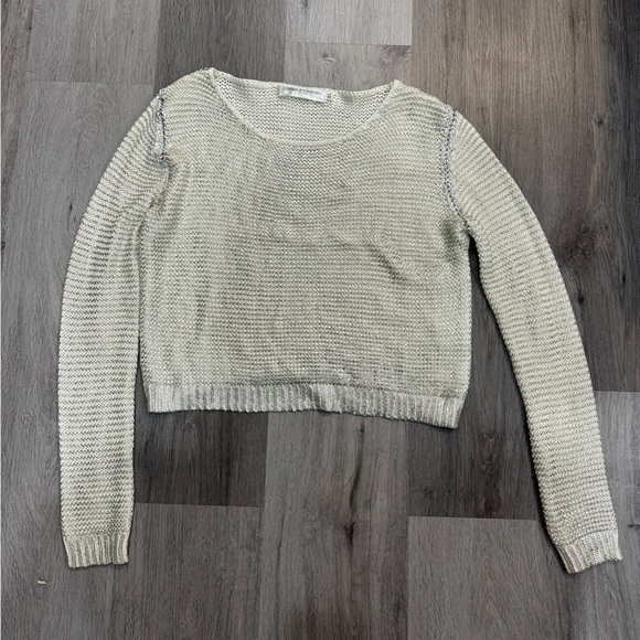 Cropped white sweater with silver tone. - Picture 1 of 4